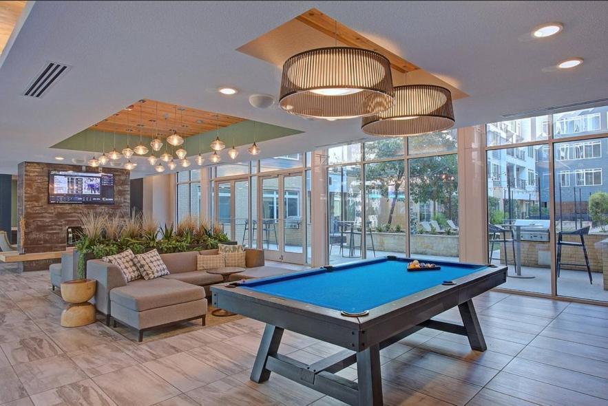 Beautiful Riverwalk Apt With Full Amenities, King Bed & Free Parking ซานอันโตนิโอ ภายนอก รูปภาพ
