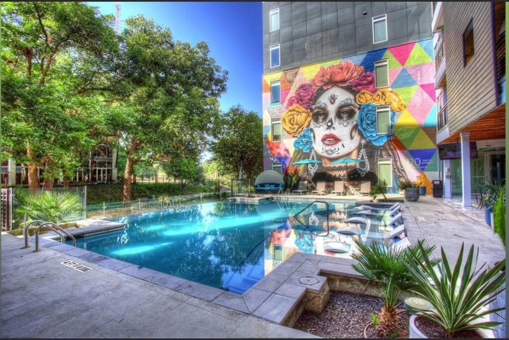Beautiful Riverwalk Apt With Full Amenities, King Bed & Free Parking ซานอันโตนิโอ ภายนอก รูปภาพ